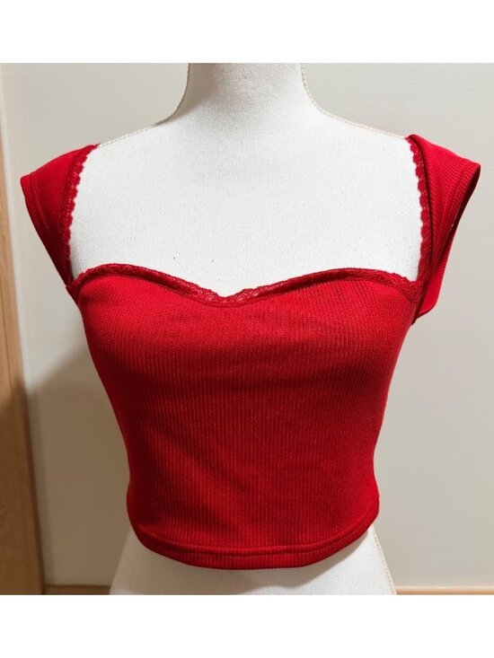SHEIN Tops - Red Ribbed Knit Crop Top With Lace Trim Sleeveless Sweetheart Neckline Size M